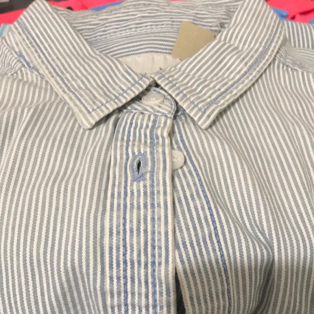 Button up - Picture 2 of 2